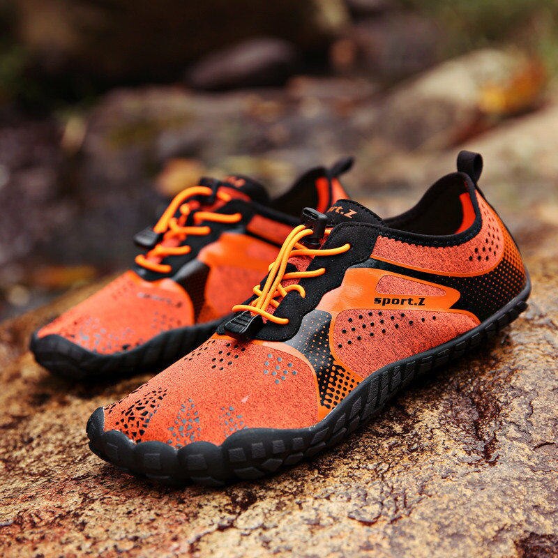 Outdoor hiking shoes