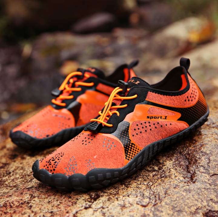 Outdoor hiking shoes